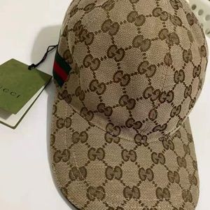 Gucci Woaman new hat size :M